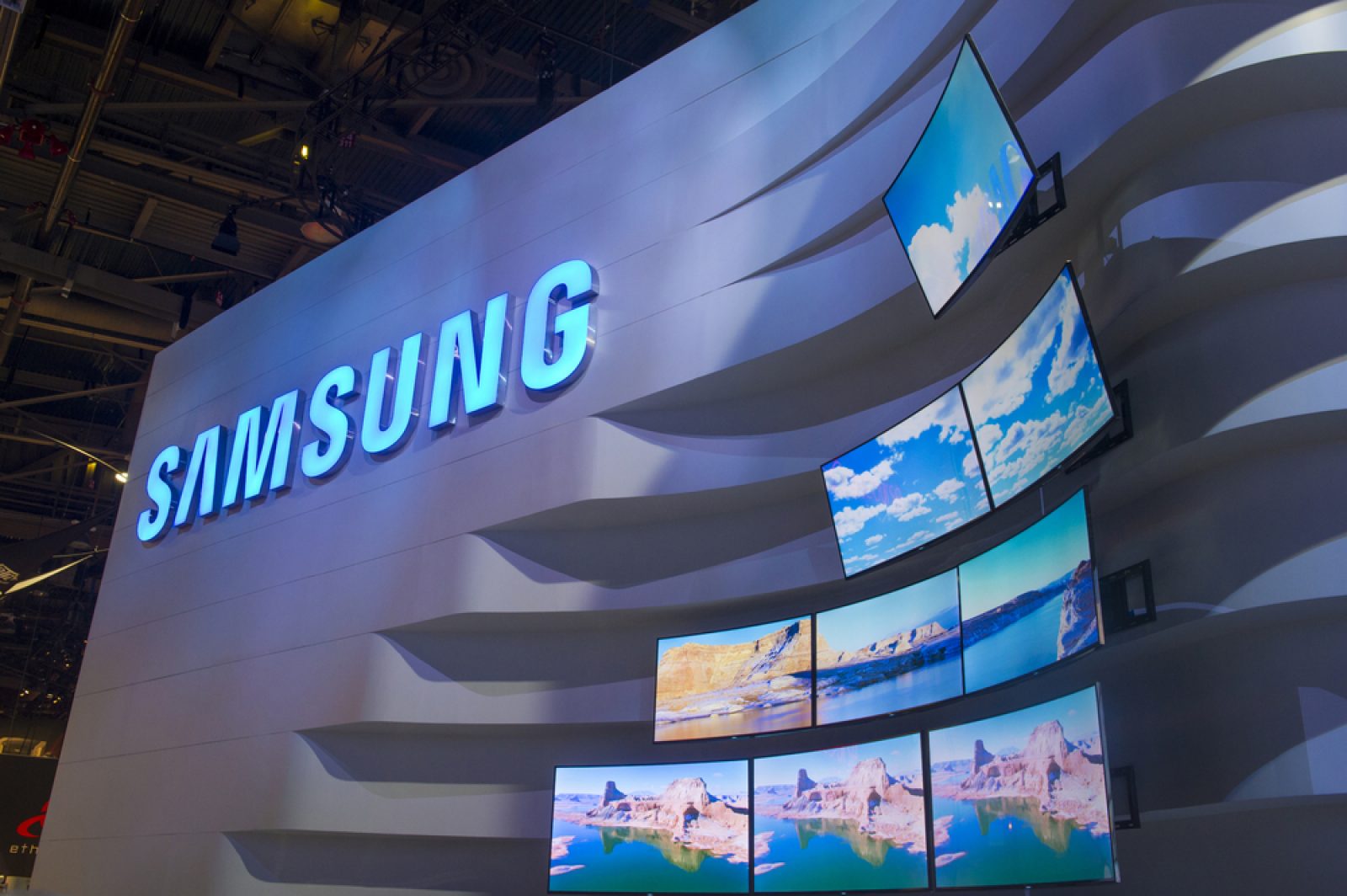 Samsung Unveils Futuristic 2024 TV Lineup at CES – AI Upscaling and Glare-Free OLED Take Center Stage