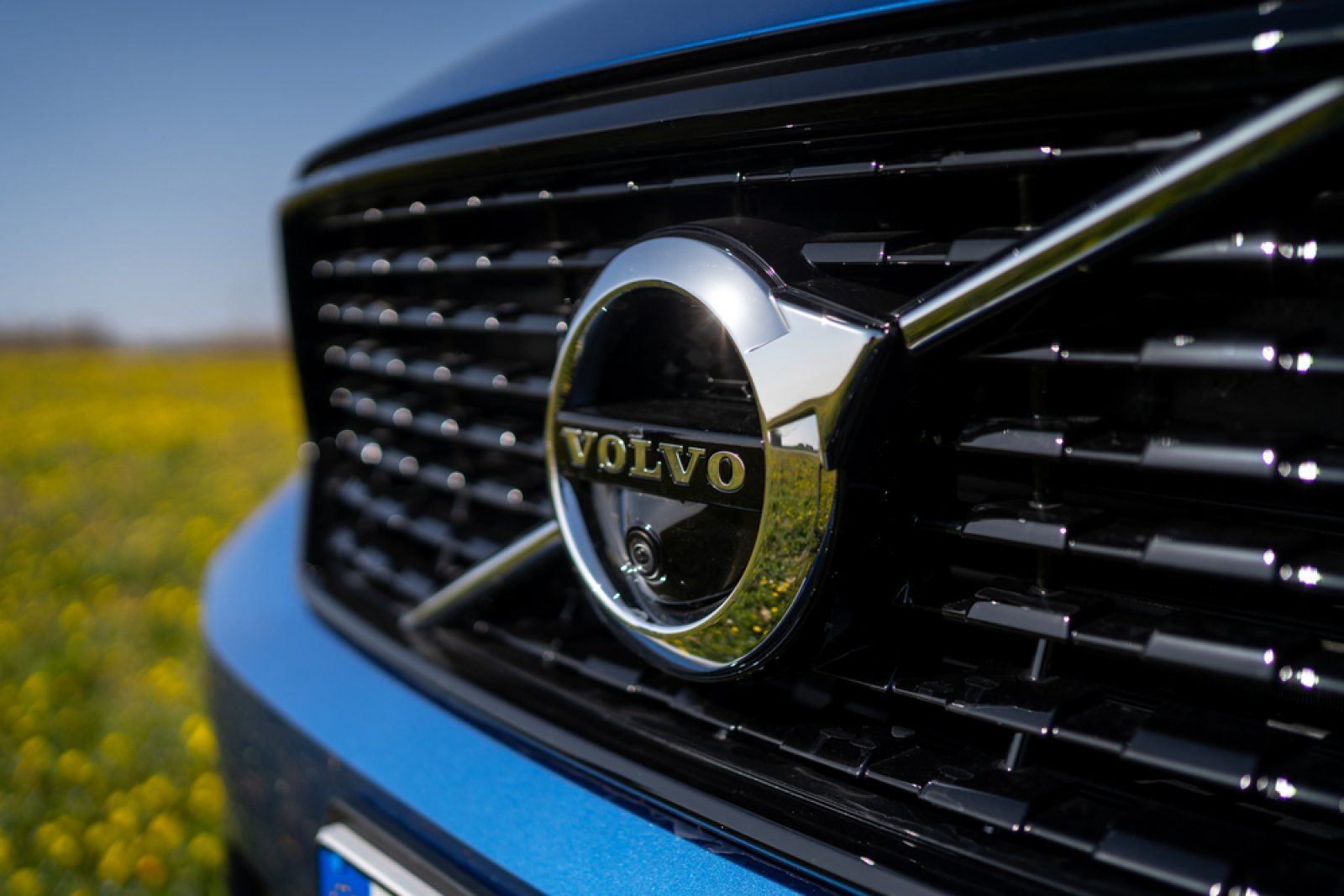 Volvo Drives into the Electric Future: Last Diesel Model Rolls Out