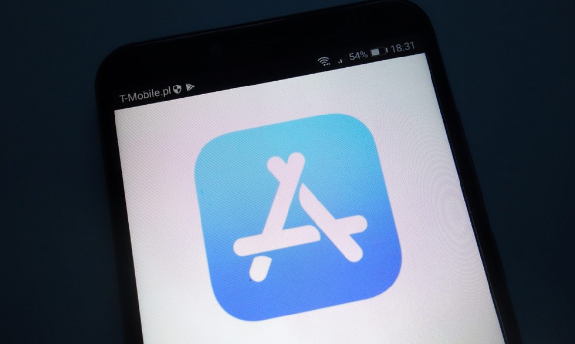 Goodbye App Store: Apple Embraces Third-Party Downloads in the EU