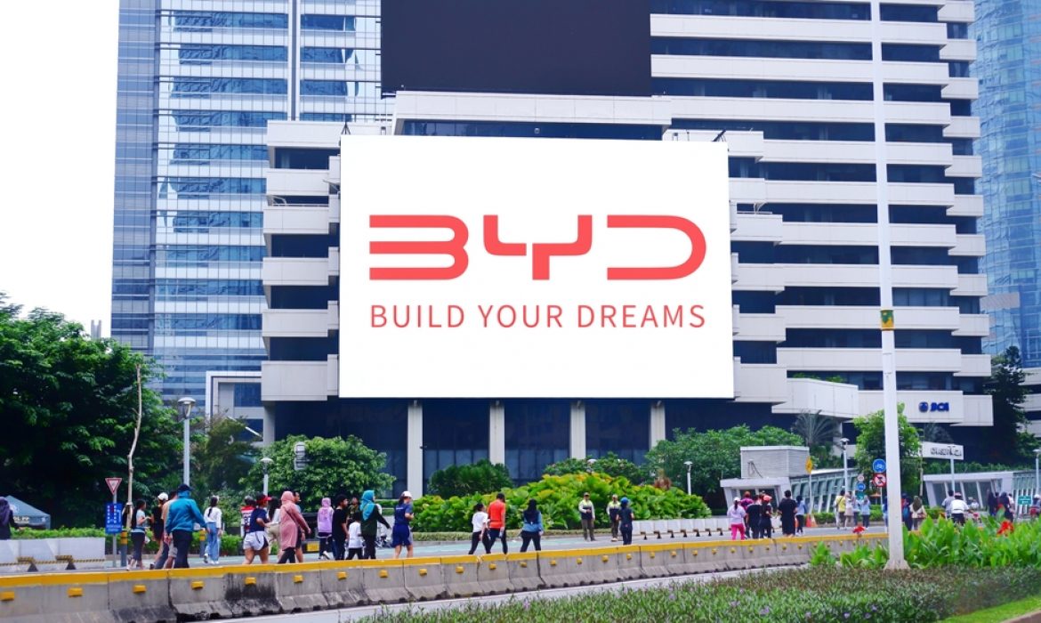 Global Power Shift: BYD’s Rise Challenges Traditional Automakers