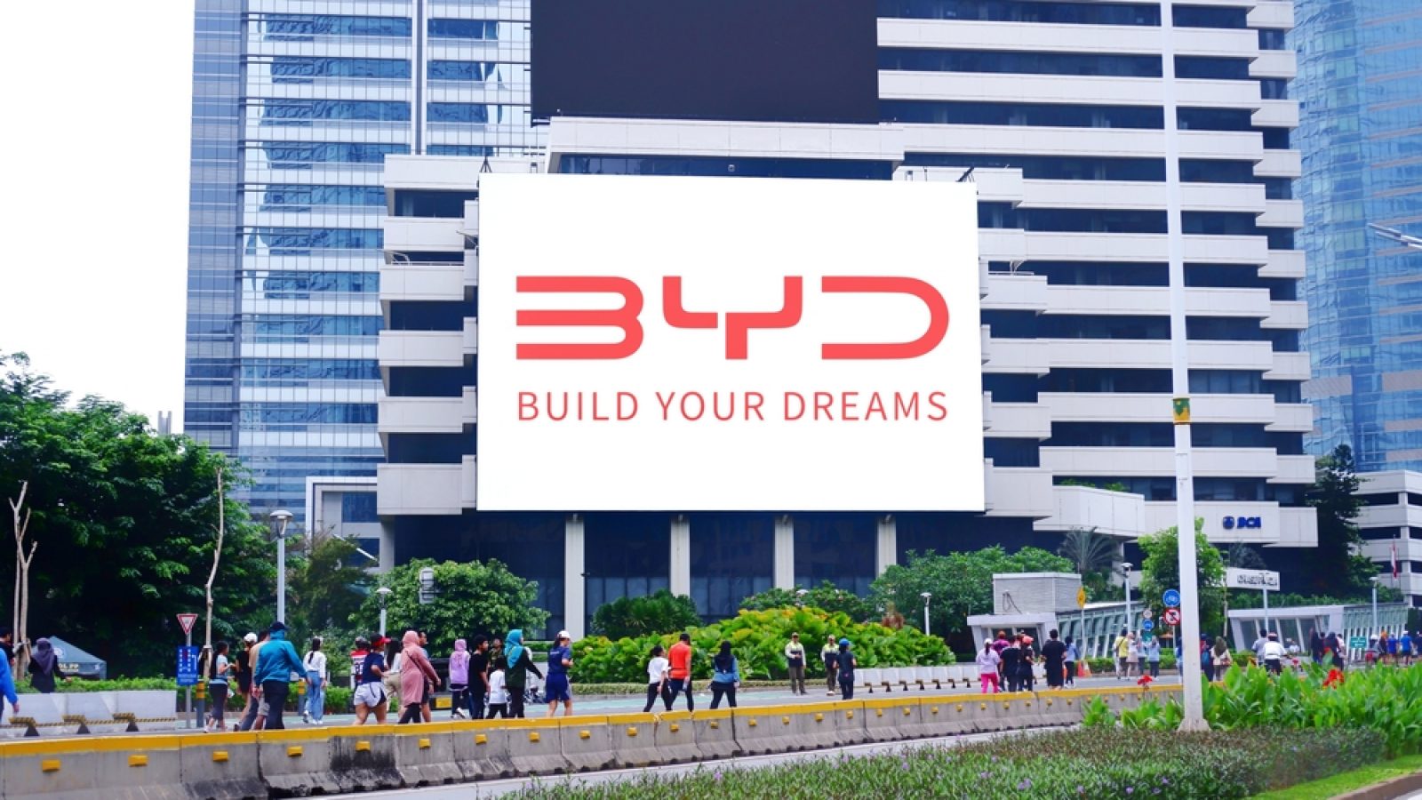 Global Power Shift: BYD’s Rise Challenges Traditional Automakers